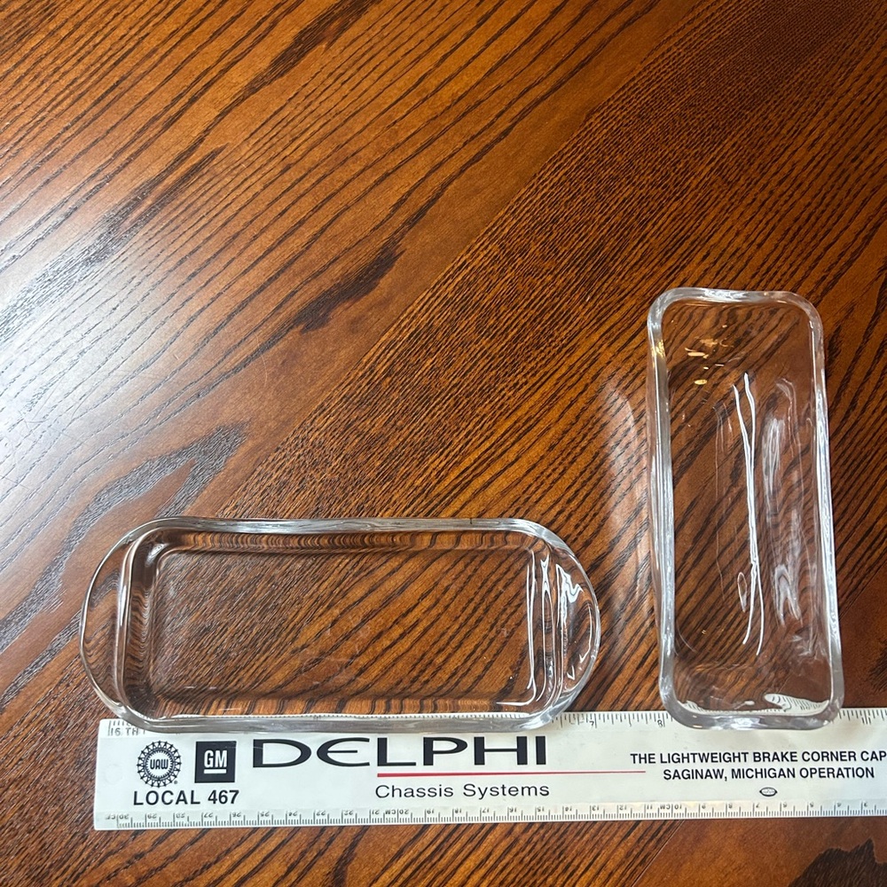 Elegant Clear Glass Butter Dish - Picture 5 of 11